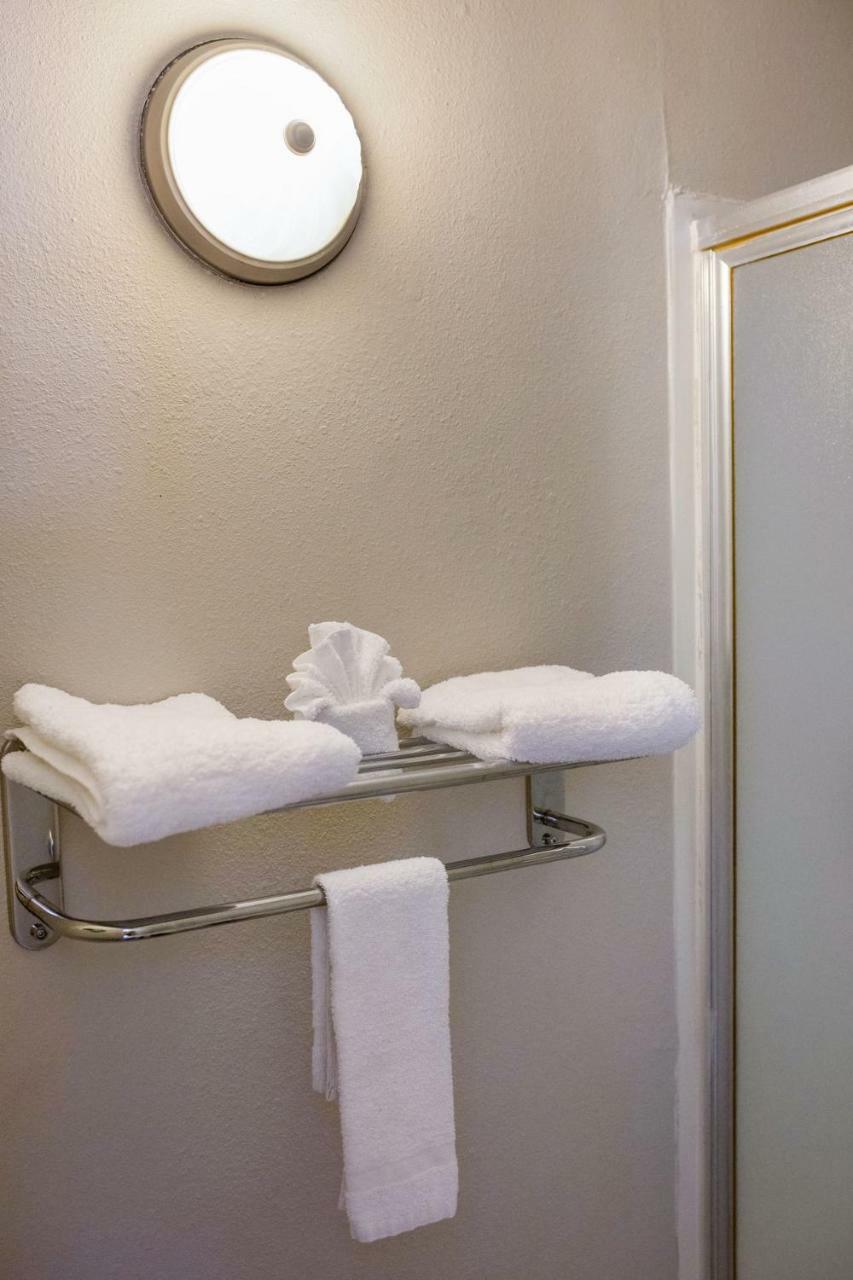 Merit Inn And Suites Бомонт Екстер'єр фото