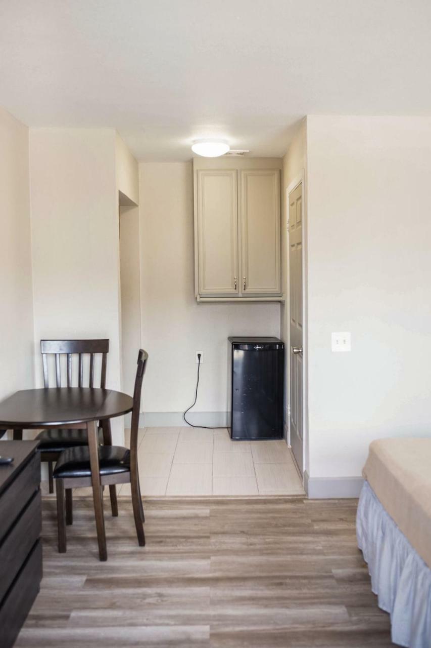 Merit Inn And Suites Бомонт Екстер'єр фото